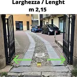 Leonardo Academy In 5' - Parcheggio Gratis - Laghi & Wi-fi דירה
