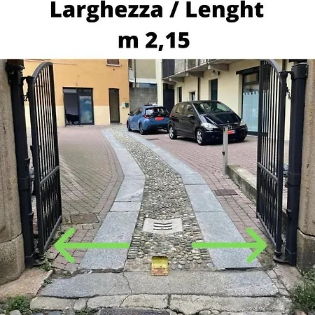 Leonardo Academy In 5' - Parcheggio Gratis - Laghi & Wi-fi Lägenhet