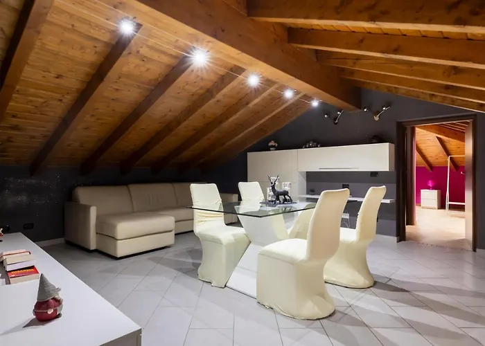 Leonardo Academy In 5' - Parcheggio Gratis - Laghi & Wi-fi Sesto Calende